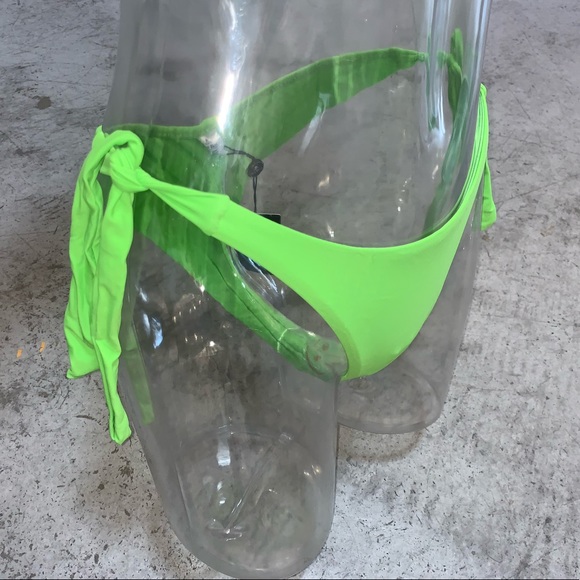 BIKINI BOTTOM - Picture 2 of 3